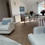 Lägenhet Penthouse Three Bedrooms Sanremo