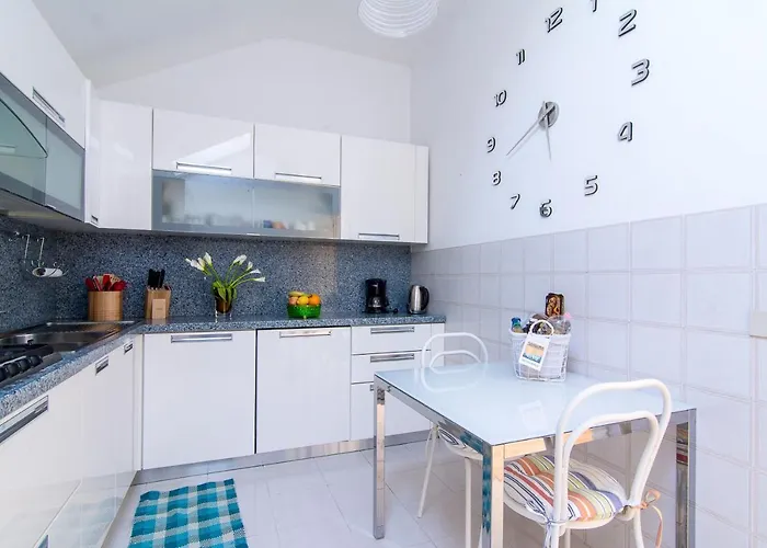 Penthouse Three Bedrooms Apartment Sanremo