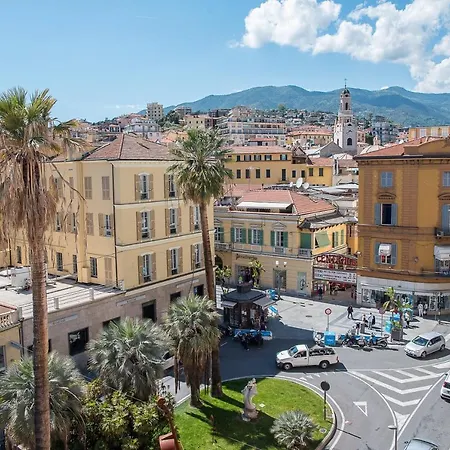 아파트 Penthouse Three Bedrooms *